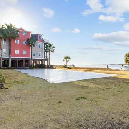 Regatta Inn - Adults Only