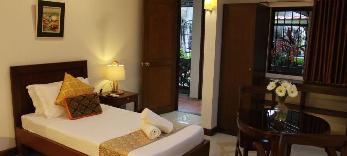 Ronamar Apartelle Hotels in Cavite