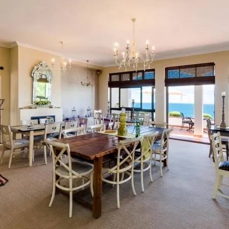 Whale View Manor & Spa Отели рядом с достопримечательностью «Пляж Лонг-Бич»