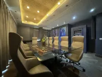 Roots Apartment Hotel