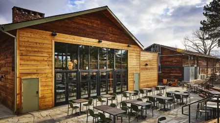 Trailborn Rocky Mountains Отели рядом с достопримечательностью «MacGregor Ranch Museum»