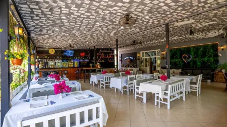 Rayana Hotel Отели в г. Emecik Mahallesi