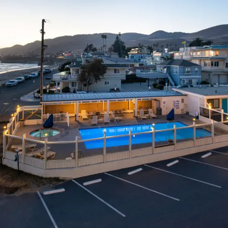 Edgewater Inn and Suites