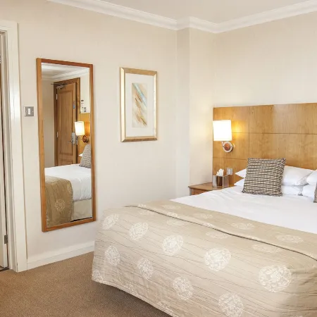 Harbour Heights Hotel