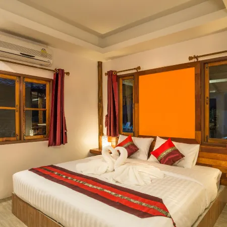 Pinthong Aonang Villa