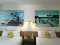 Beverly Laurel Hotel