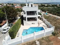 Villa d'Irene-Near Athens Airport , 200 Meters from the Beach Davis فنادق في ارتيميدا