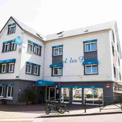 Hôtel Les Pieux Hotel Exterior