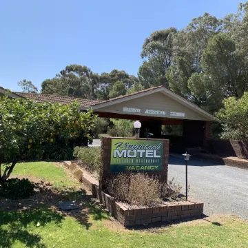 Kingswood Motel
