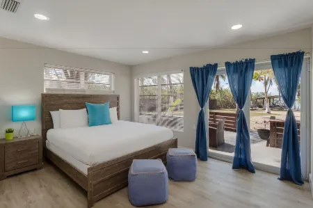 Drift Hotel Отели в г. Ки-Ларго