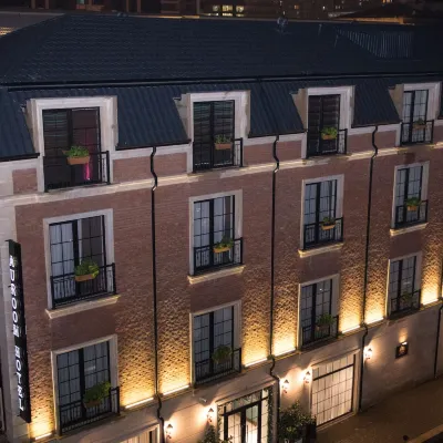 巴庫歐魯姆酒店 鄰近1月20日的酒店