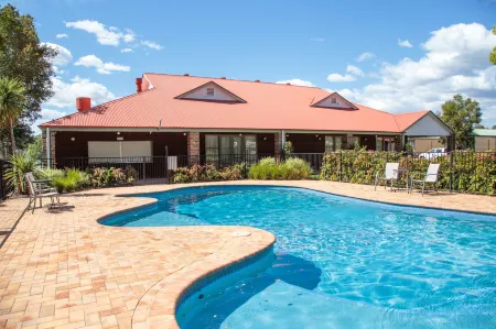 Nepean Shores by Gateway Lifestyle Holiday Parks Отели в г. Фолконбридж
