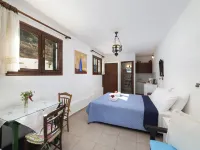Anemone Homes Hotels in Istro
