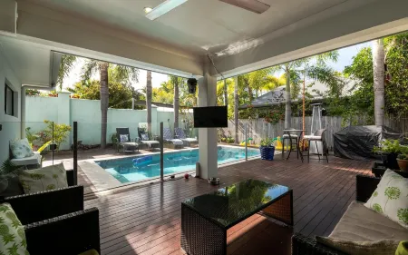 Beach Bliss Queen Bed BBQ Pool Netflix Отели рядом с достопримечательностью «Kewarra Beach»