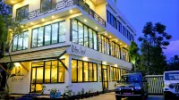 Rhino Land Jungle Lodge Hotels in Sauraha