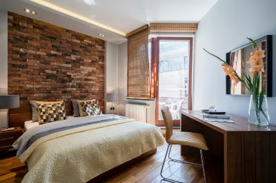 Absynt Apartments Old Town Deluxe Hotel dekat Wroclaw's Dwarfs