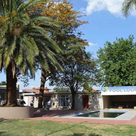 Airport Gardens Boutique Hotel