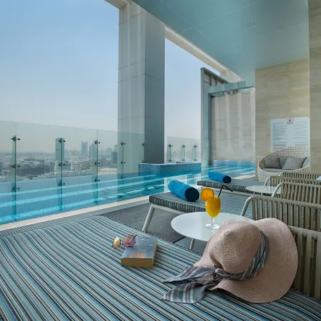 Millennium Executive Apartments Mont Rose Отели рядом с достопримечательностью «Комплекс Дубай-Студио-Сити»