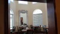 Knights Inn Grand Forks - breakfast
