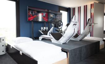 Modern, Trendy F1 Theme Lodge, Near the Sea