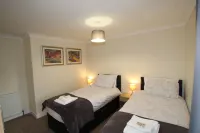 Workforce Property Hotels in Caldercruix
