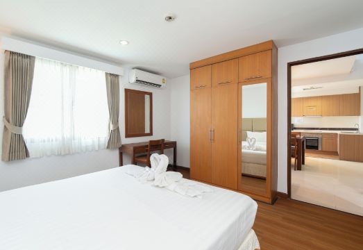 Lasalle Suites and Spa Over view