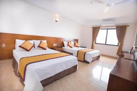 Tu Phuong Hotel TH by Bay Luxury Отели в г. Хоангхоа