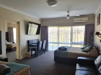Australian Homestead Motor Lodge