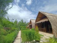 Gati Cottage Hotels near Kelingking Beach