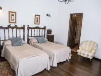 Hotel Monumento Pazo do Castro Hotels in Valdeorras