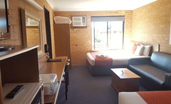 Royal Palms Motor Inn
