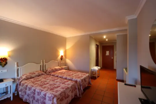 Hotel Varinia Serena - Balneario de Alange Hotels in 