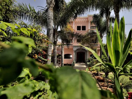 Lhostel