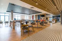 Holiday Inn Express Bodmin - Victoria Junction Hotels in Washaway