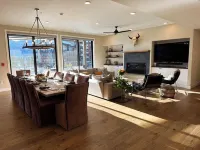 JUST LISTED Luxury 4BR Retreat in Wildhorse Meadows - Après Escape Chalet
