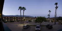 Casa Ojai Inn - parking