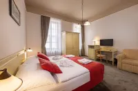 Bazilika alatt Panzió Hotels in Visegrád