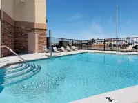 Holiday Inn Express & Suites FRESNO NORTHWEST-HERNDON by IHG Hotels in Fresno