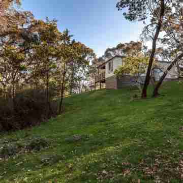 The Cottages at Hepburn Springs Hotel Exterior