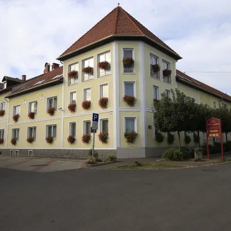 Hotel Korona Wellness, Rendezvény és Borszálloda
