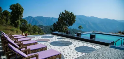 Blue Pine Resort Hotels in Lansdowne