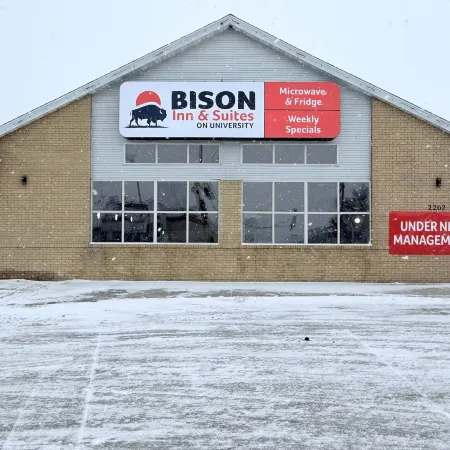 Bison Inn & Suites on University