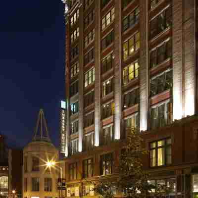 Embassy Suites by Hilton St. Louis Downtown Hotel Exterior