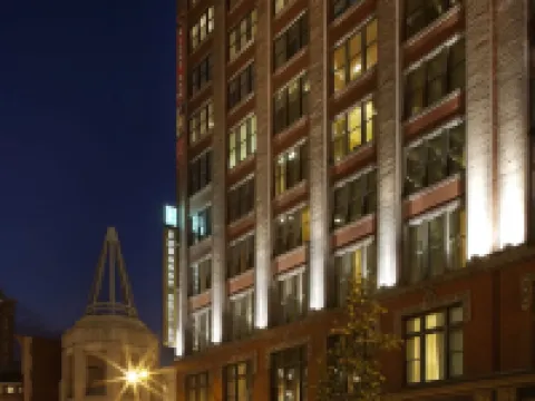 Embassy Suites by Hilton St. Louis Downtown Hotels in der Nähe von Old Cathedral