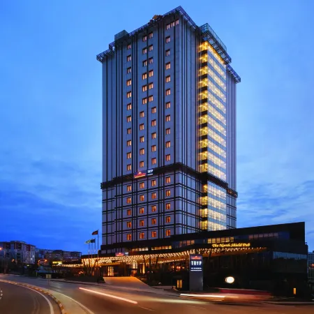 Tryp by Wyndham Istanbul Basin Ekspres Отели рядом с достопримечательностью «Станция метро Otogar»