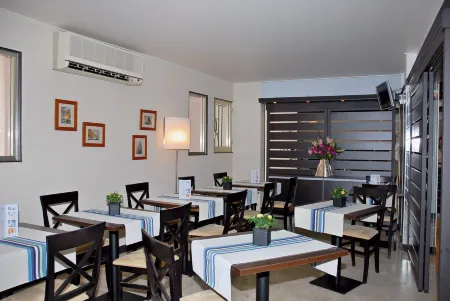 Hôtel Comté de Nice Отели рядом с достопримечательностью «Musee des Coquillages»