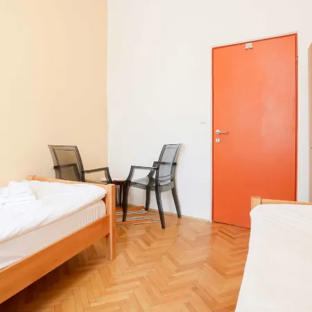 Pigeon Square Rooms