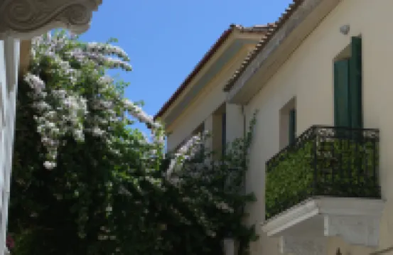 Athenian House in Plaka Villa by Athenian Homes