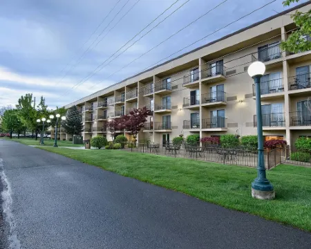 Oxford Suites Yakima Hotels in Yakima