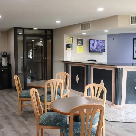 Super 8 by Wyndham Cabot